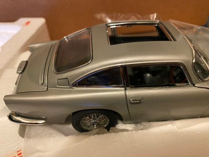 ジェームズボンドカーDB5 collectibles