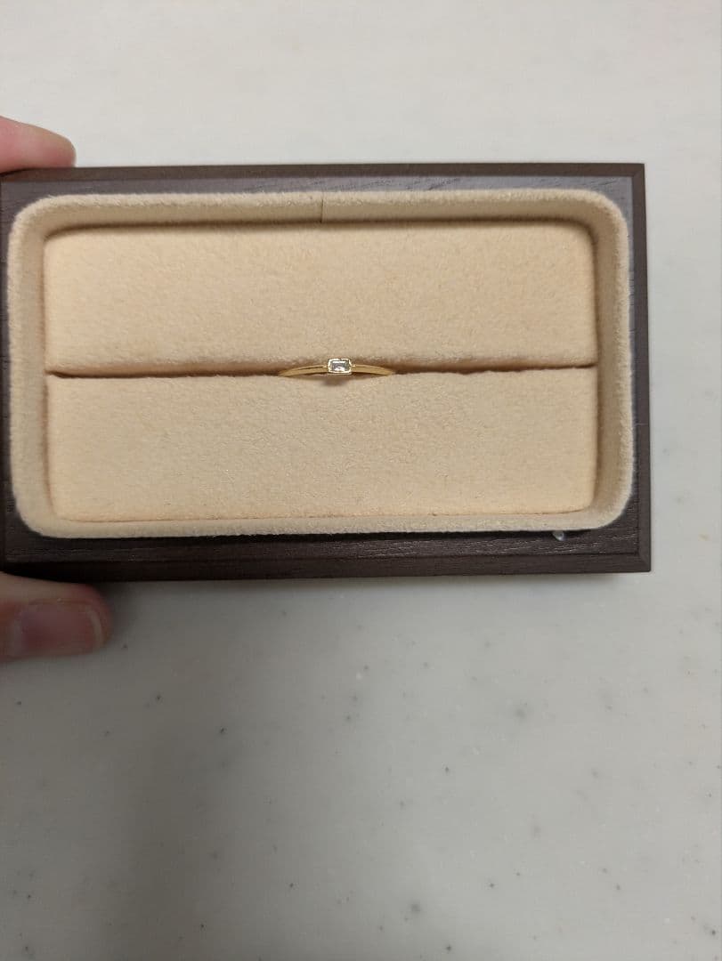 AHKAHゴールドリング スクエアカットストーン