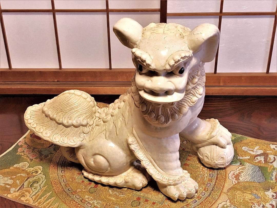 【 白獅子 】 大型　陶製玉獅子　献上上手　68ｃｍ 　19.6ｋｇ