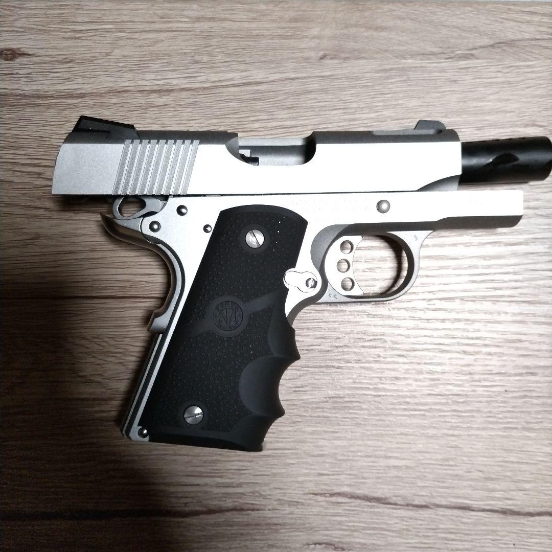 TOKYOマルイのｖ10ULTRACOMPACTガスガン