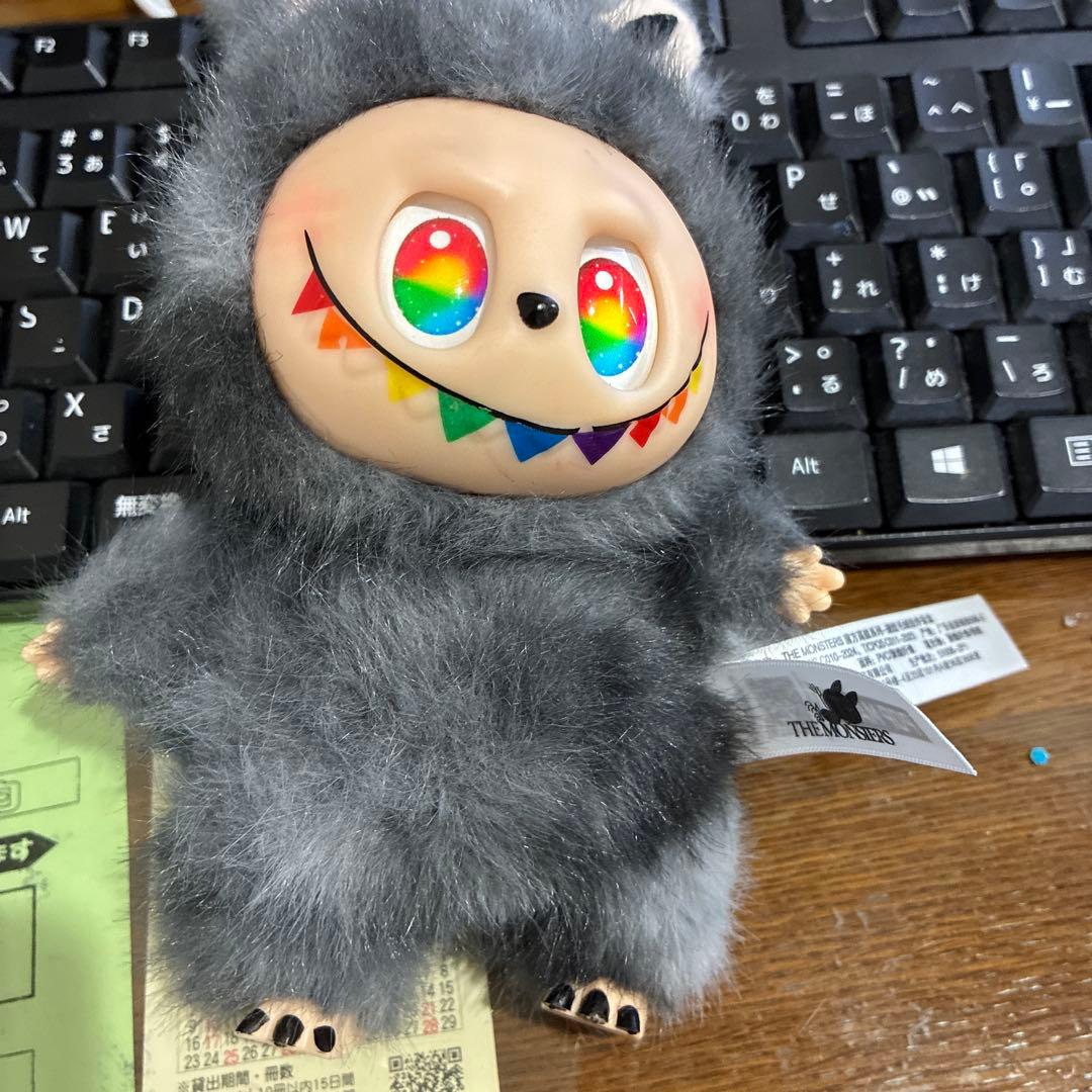 POP MART ぬいぐるみ 灰色の毛並み