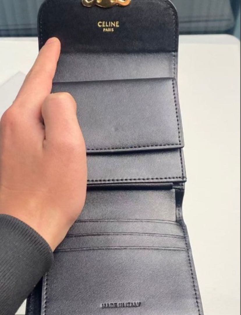 CELINE セリーヌ　トリオンフ スモールウォレット　三つ折り財布 ブラック