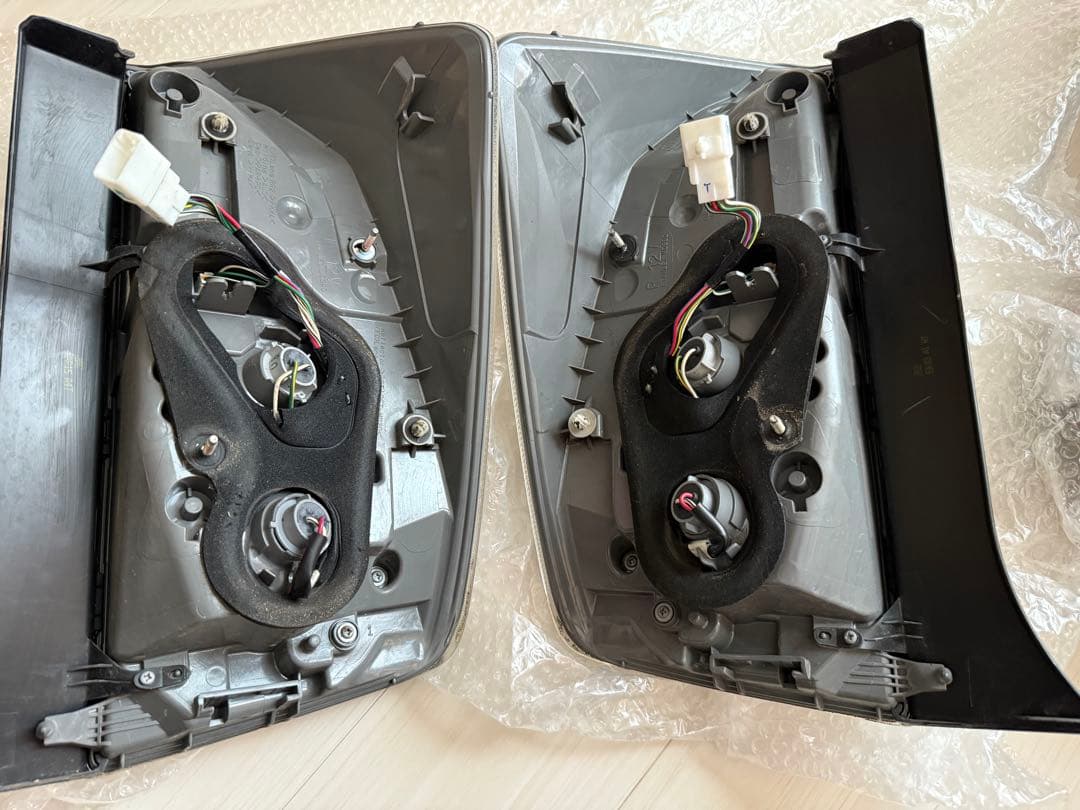 30プリウス　PHVテール