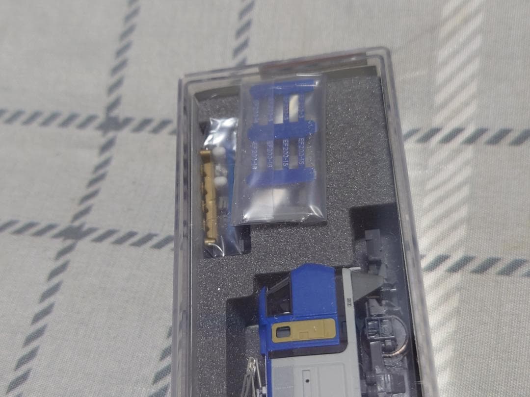 本日まで出品　カトー3036-2EF200 登場時塗装 パーツ未使用