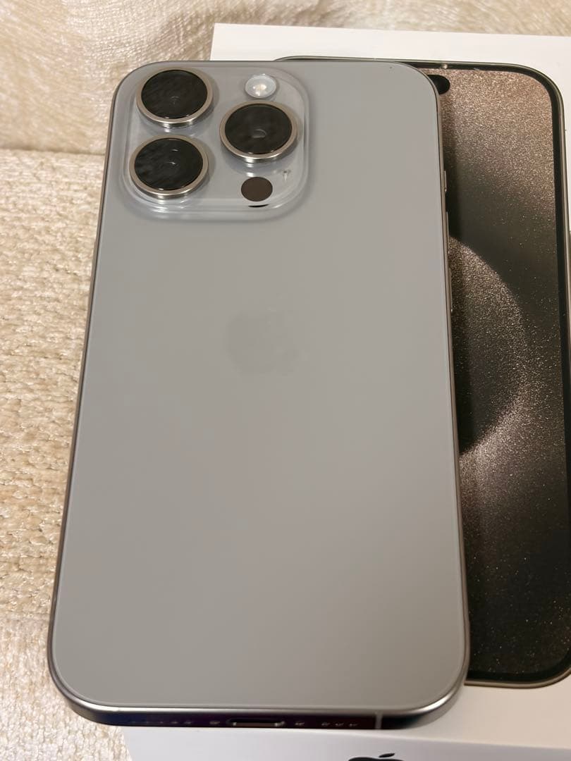 【美品】iPhone15pro 256GBナチュラルチタニウム SIMフリー