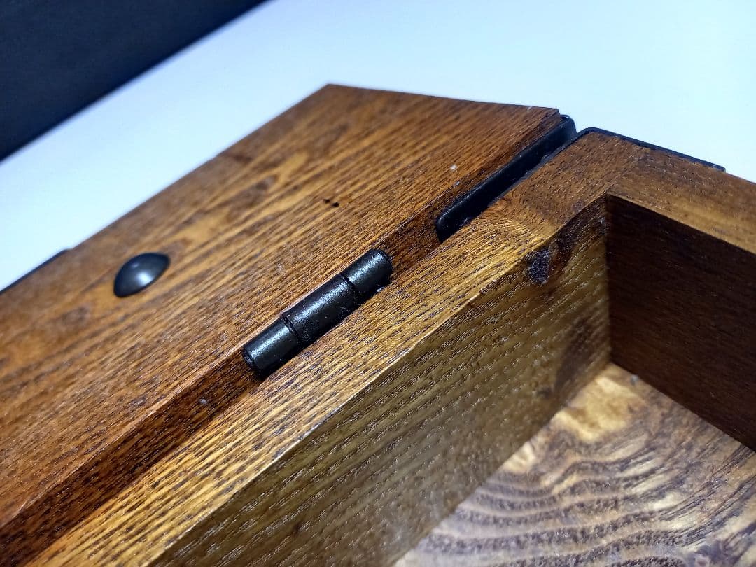 希少　和工芸　細工　手掛け　千両箱　欅　無垢材　手打ち金具　大小　二品