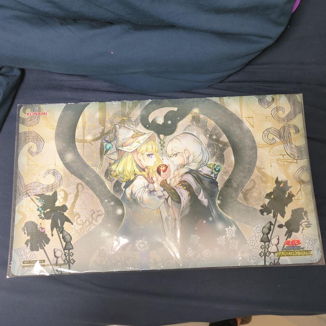 遊戯王　罪宝の囁き　白き森 プレイマット 未開封品　公式