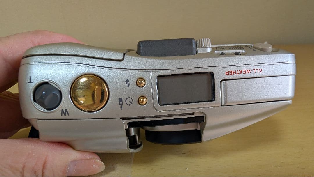 30年以上前の　オリンパス　カメラ