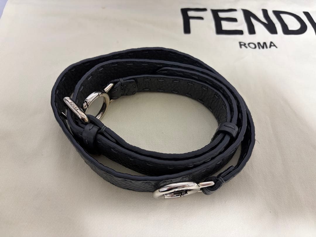 FENDI セレリア ピーカブー ミディアム アスファルトグレー