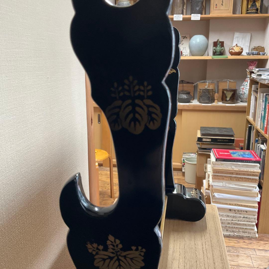 蒔絵鳳凰五七桐文刀掛　江戸時代中期頃