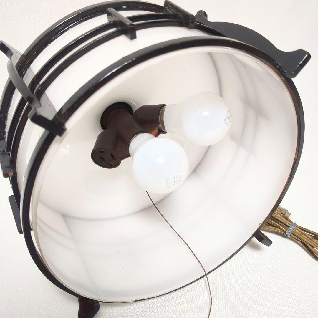 昭和レトロ　乳白ガラス　木枠ペンダントライト 電笠 　吊り照明　アンティーク