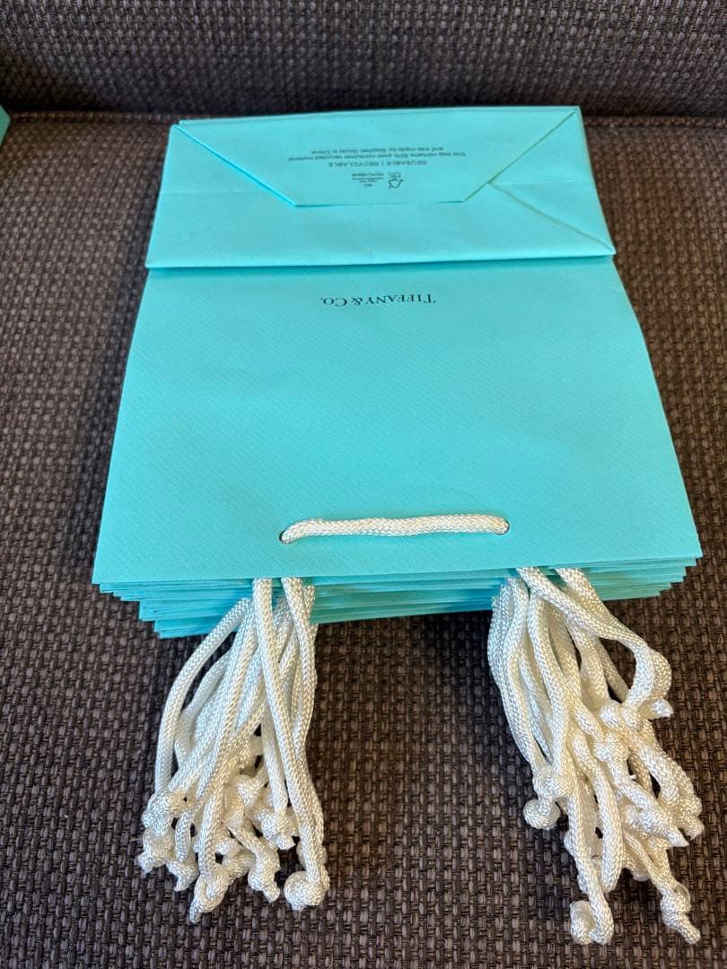 現行品新品未使用ティファニーショッパー紙袋 （20x25 cm）100枚セット