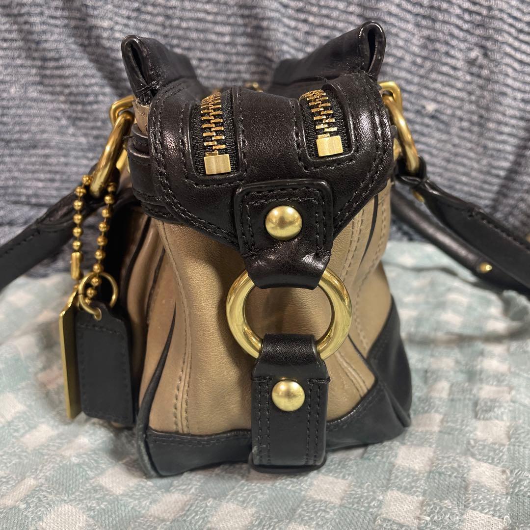 ク*ド様 COACH レザー ハンドバッグ ベージュ クマチャーム付き　ビンテー