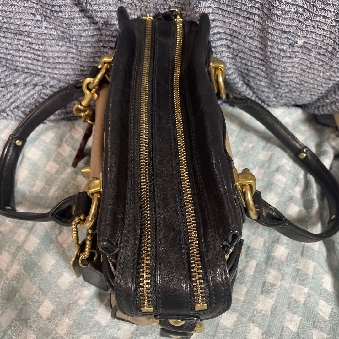 ク*ド様 COACH レザー ハンドバッグ ベージュ クマチャーム付き　ビンテー