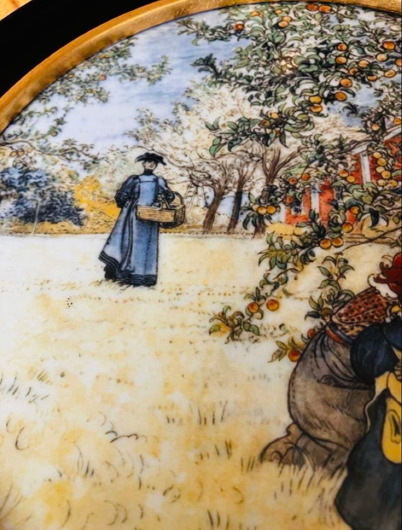 ロイヤルコペンハーゲン「ピッキングアップル」絵画プレート証明書とスタンド付き