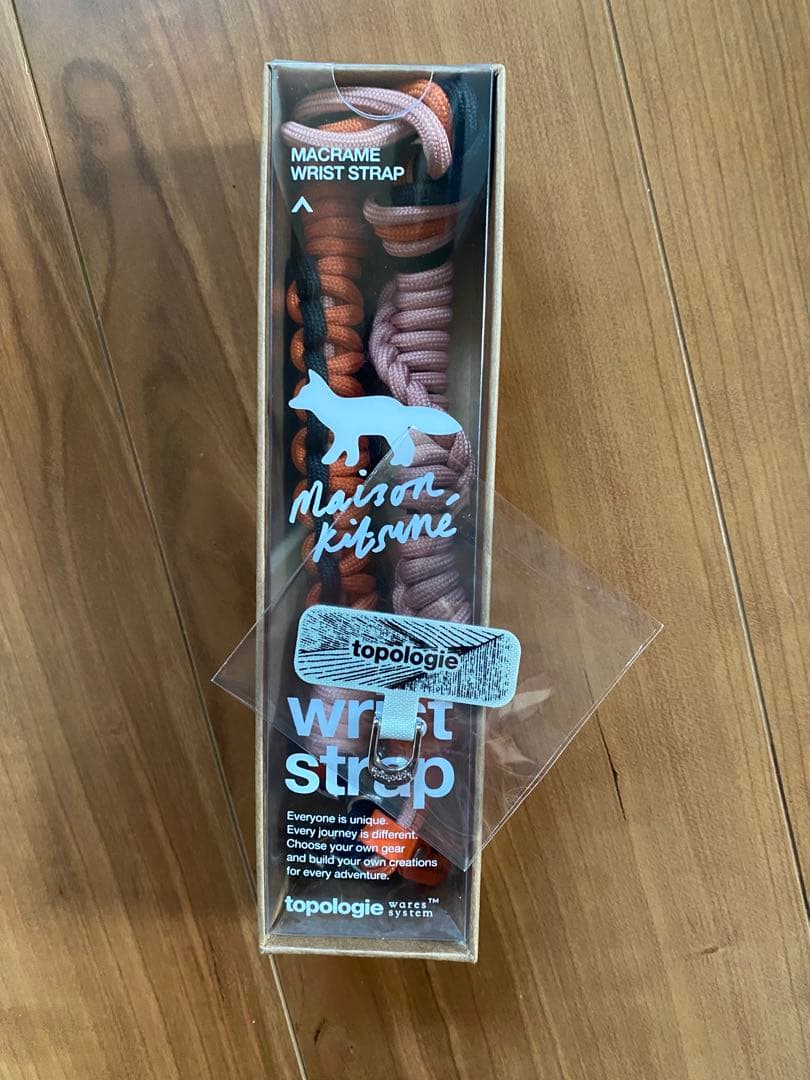 MAISON KITSUNE X TOPOLOGIE ストラップ（アダプター付）
