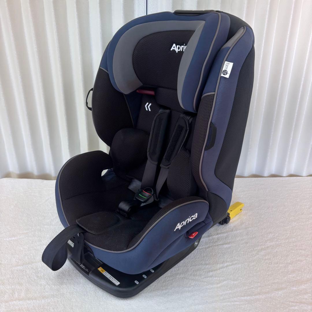 クリーニング済　☆美品☆　アップリカ　フォームフィット　ISOFIX　ネイビー黒