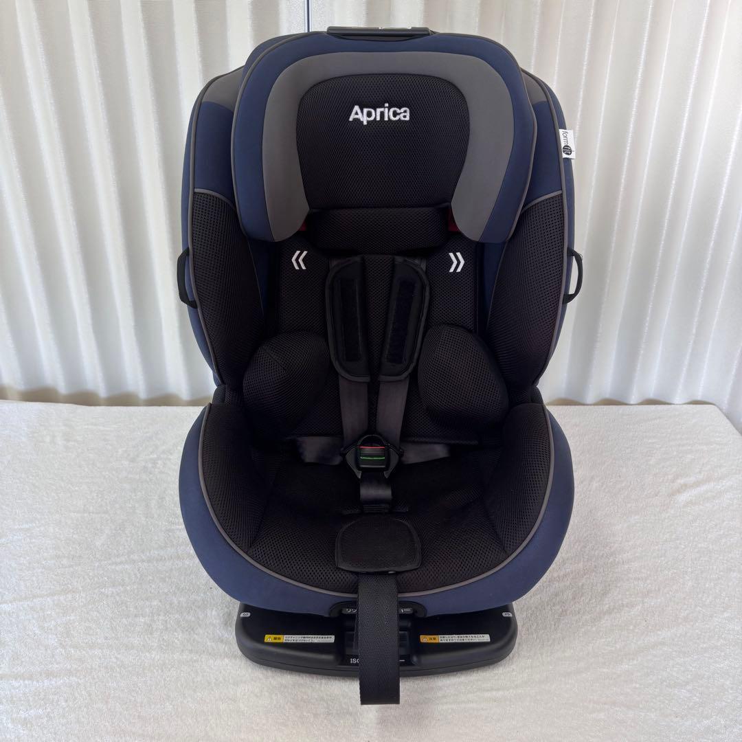 クリーニング済　☆美品☆　アップリカ　フォームフィット　ISOFIX　ネイビー黒