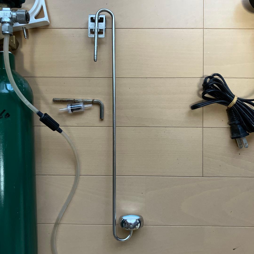 ＣＯ2レギュレターとボンベ