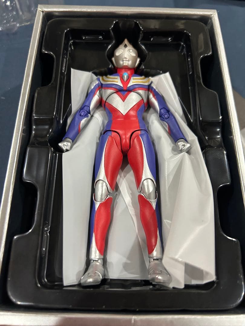 再販版　ウルトラマンティガ マルチタイプ 真骨彫