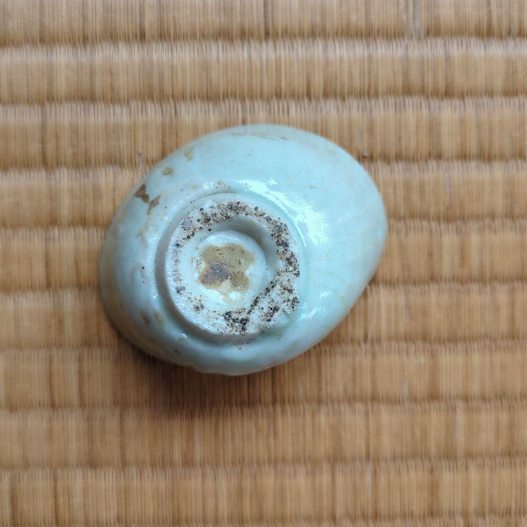 淡い色の陶器製小皿　初期伊万里　鎬文ぐい呑み　骨董品