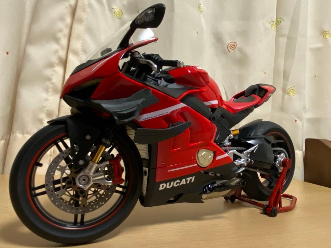 DUCATI パニガーレv4 スーパーレッジェーラ 1/7スケール　ドゥカティ
