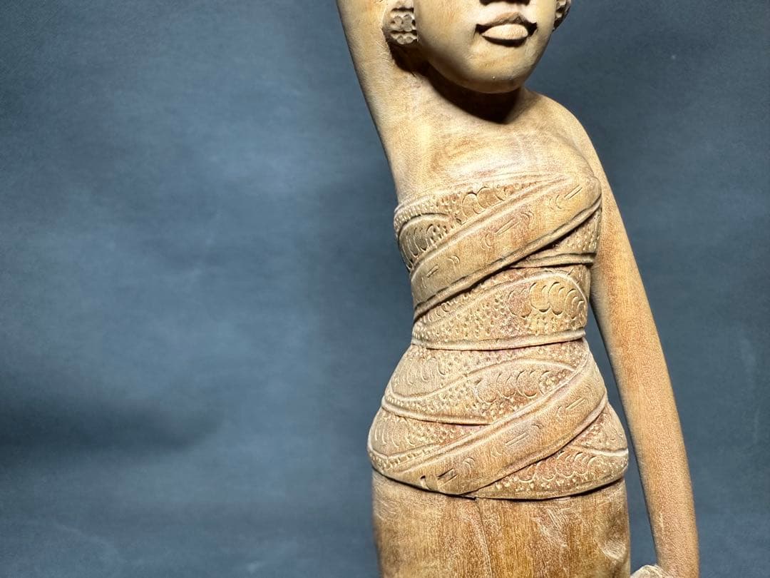 白檀　インドネシア　バリ島　木彫り　仏教美術　仏像 骨董 木像　木製　仏教