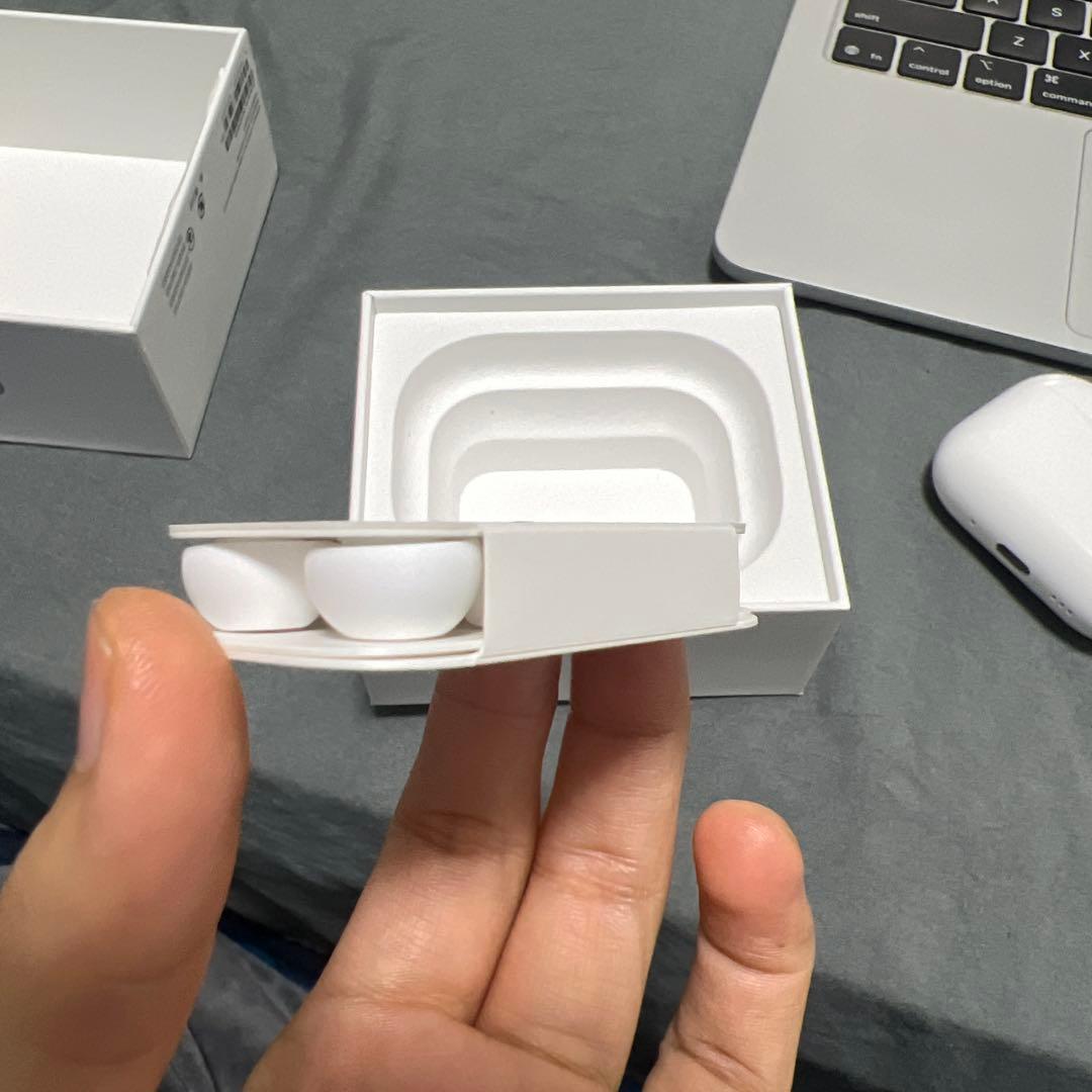 AirPods Pro 3 充電ケース付き