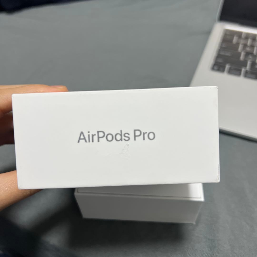 AirPods Pro 3 充電ケース付き