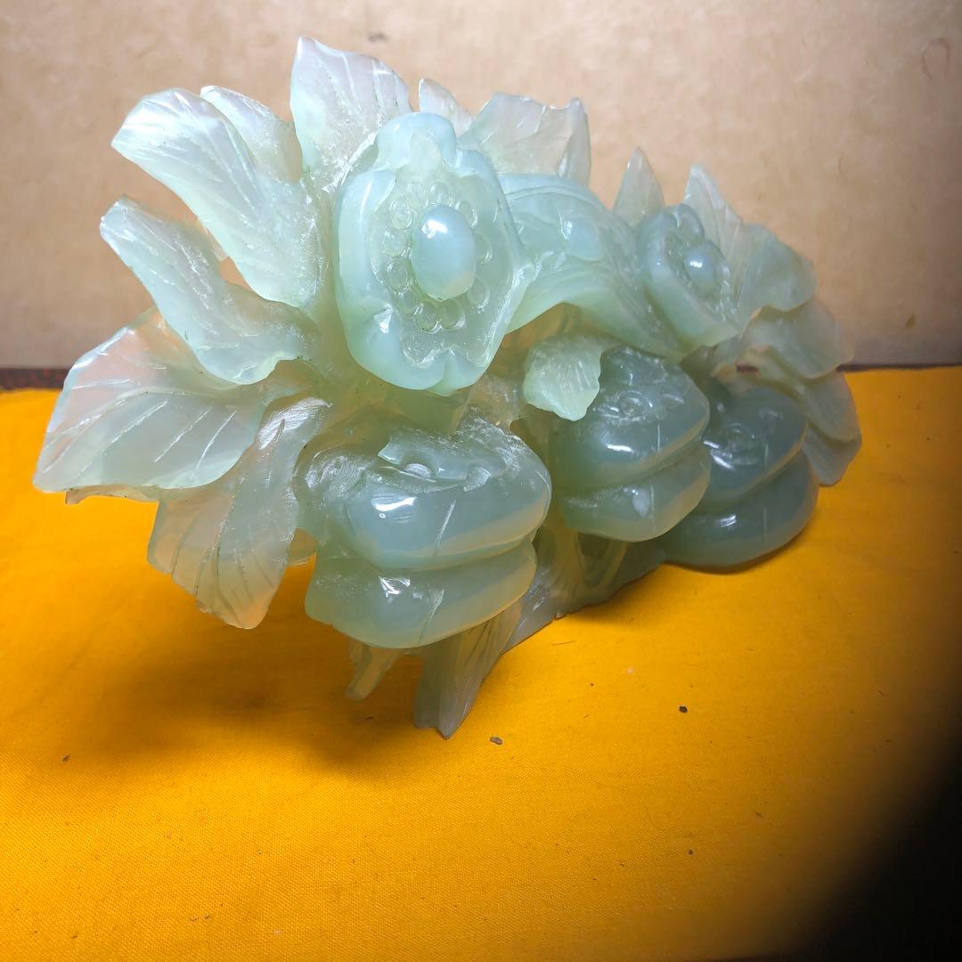 翡翠？彫刻置物