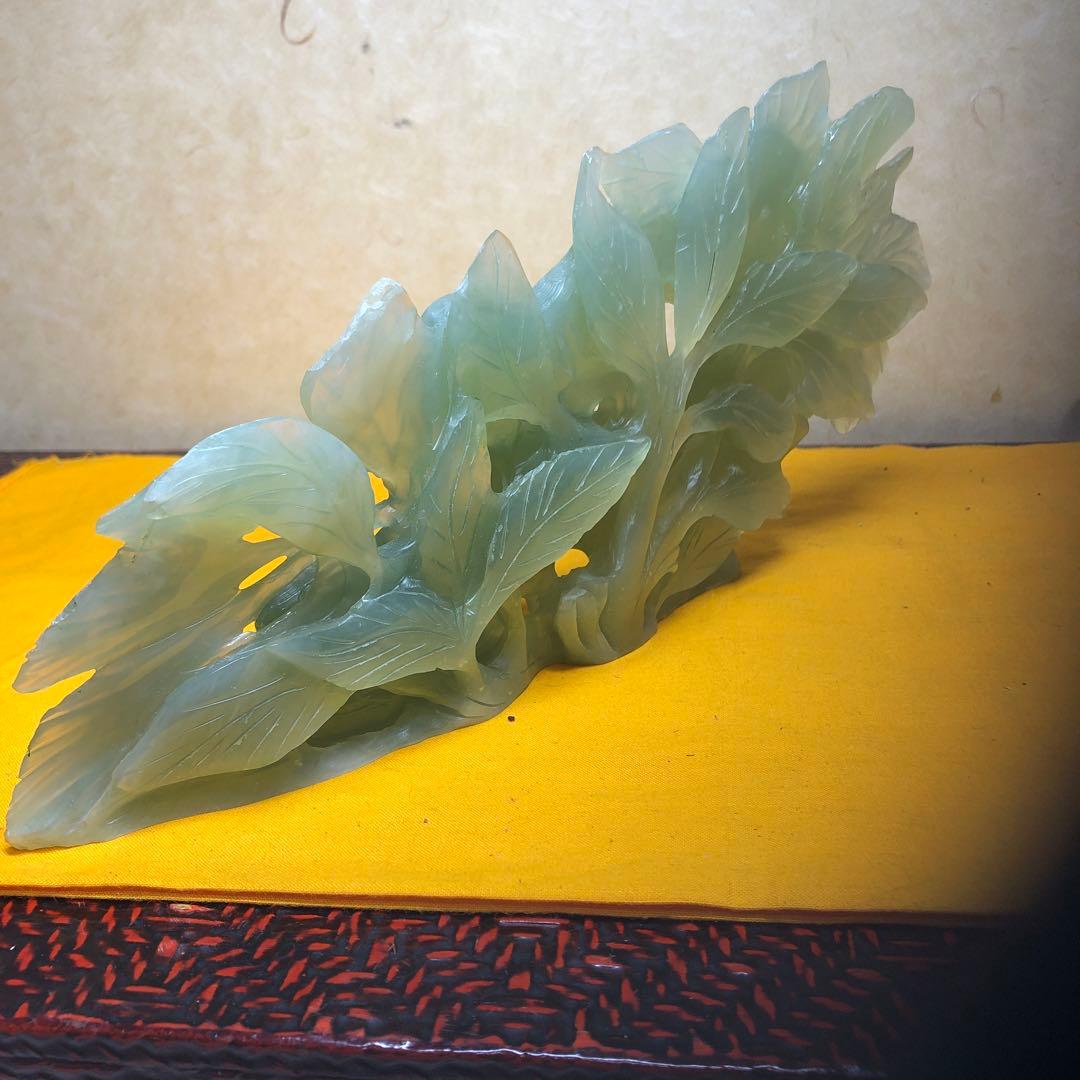 翡翠？彫刻置物