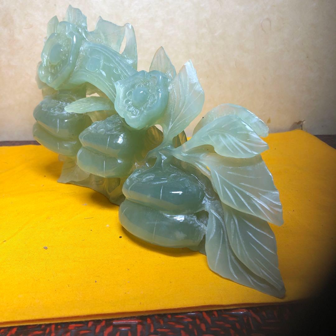 翡翠？彫刻置物