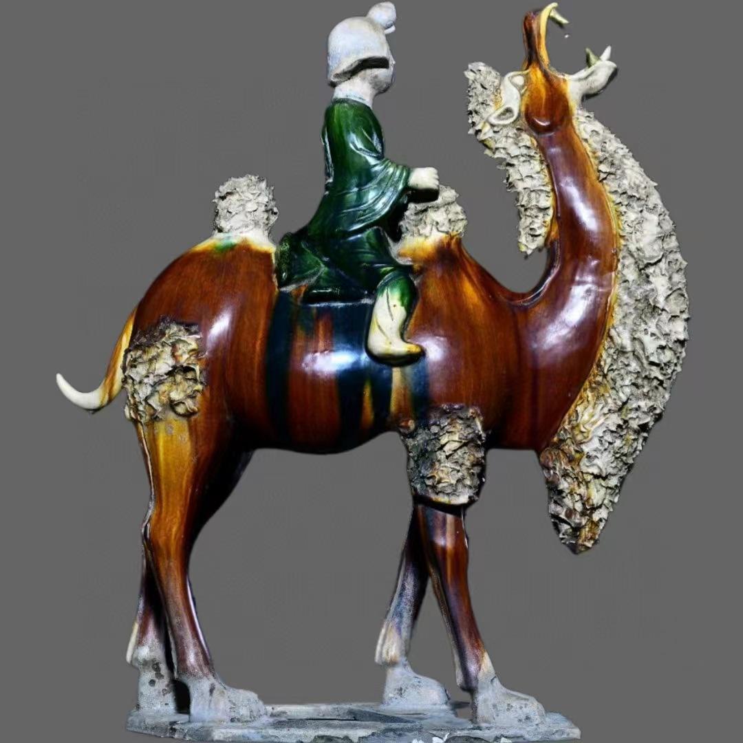 中国古美術・旧蔵の三彩陶器、静かに立つ嘶く駱駝の上の仕女俑・55x65cm・賞物