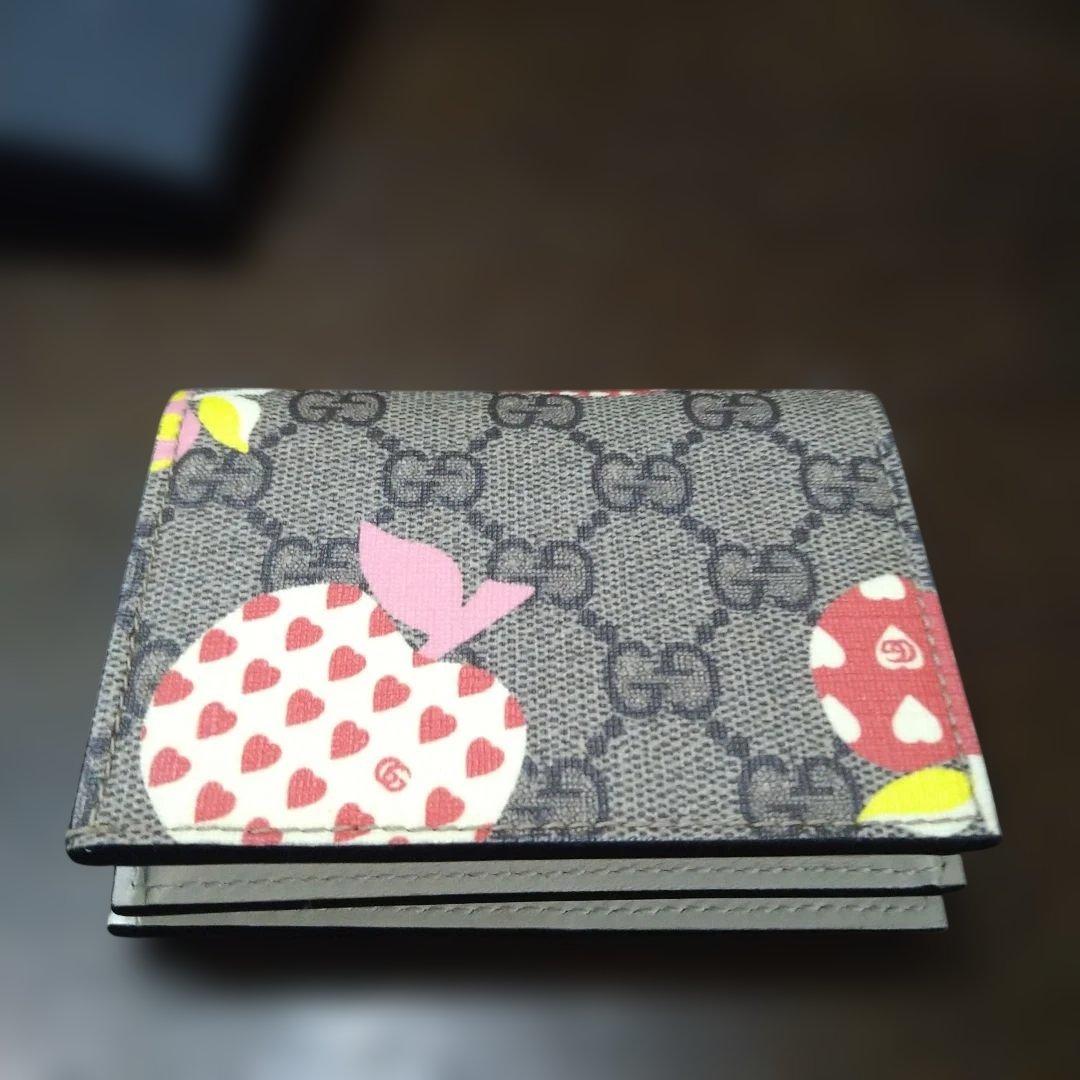 GUCCI フルーツモチーフ 二つ折り財布