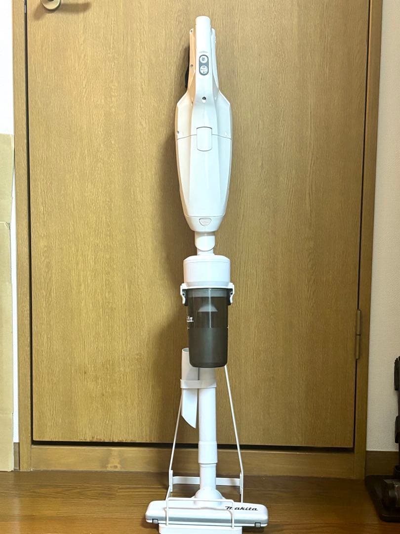 【バッテリー2個】マキタ CL107FDサイクロンクリーナー、スタンド付き