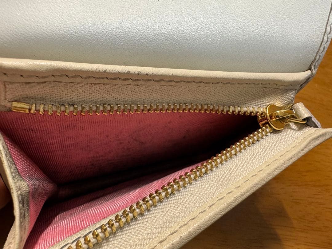 GUCCI りんご柄 二つ折り財布 箱付き