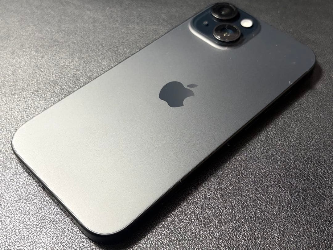 Apple iPhone 15 256GB SIMフリー バッテリー86%