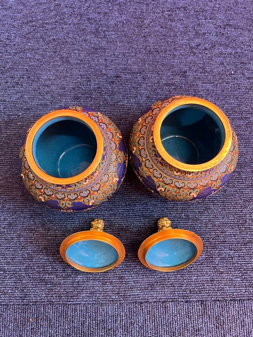 842 中国　景泰藍　古七宝琺瑯彩　花文　獅子摘蓋物　1対