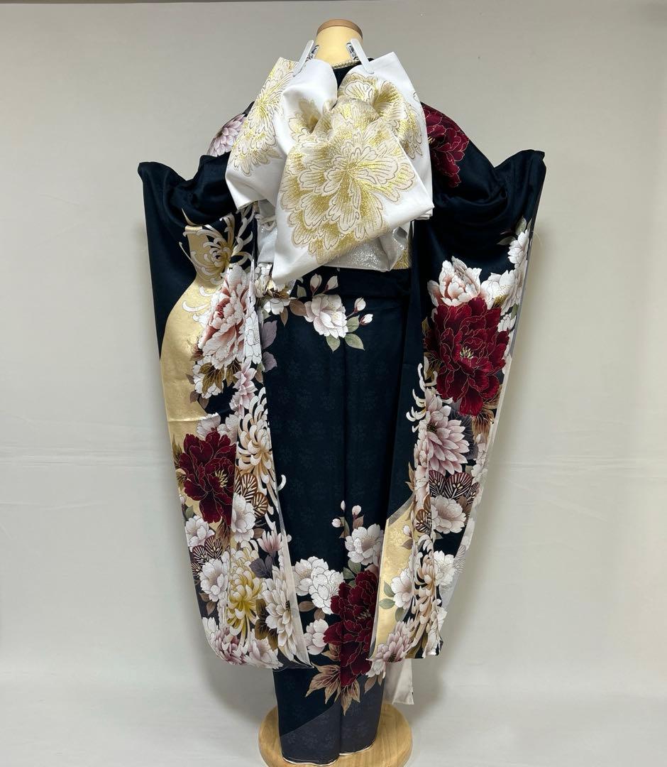 紺地の上品な牡丹と乱菊の振袖フルセット