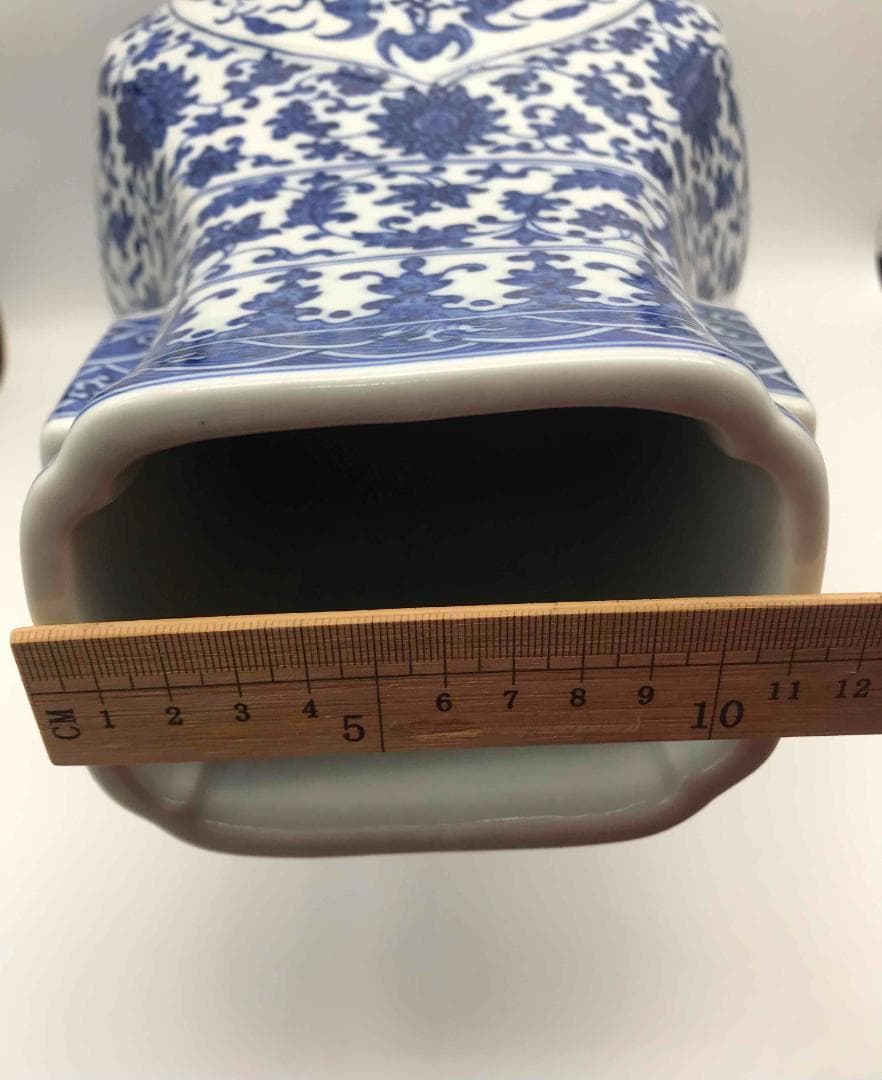 【大清乾隆年製】在銘　染付 青花纏枝蓮壽桃海水紋雙耳大瓶 官窯(C-34)