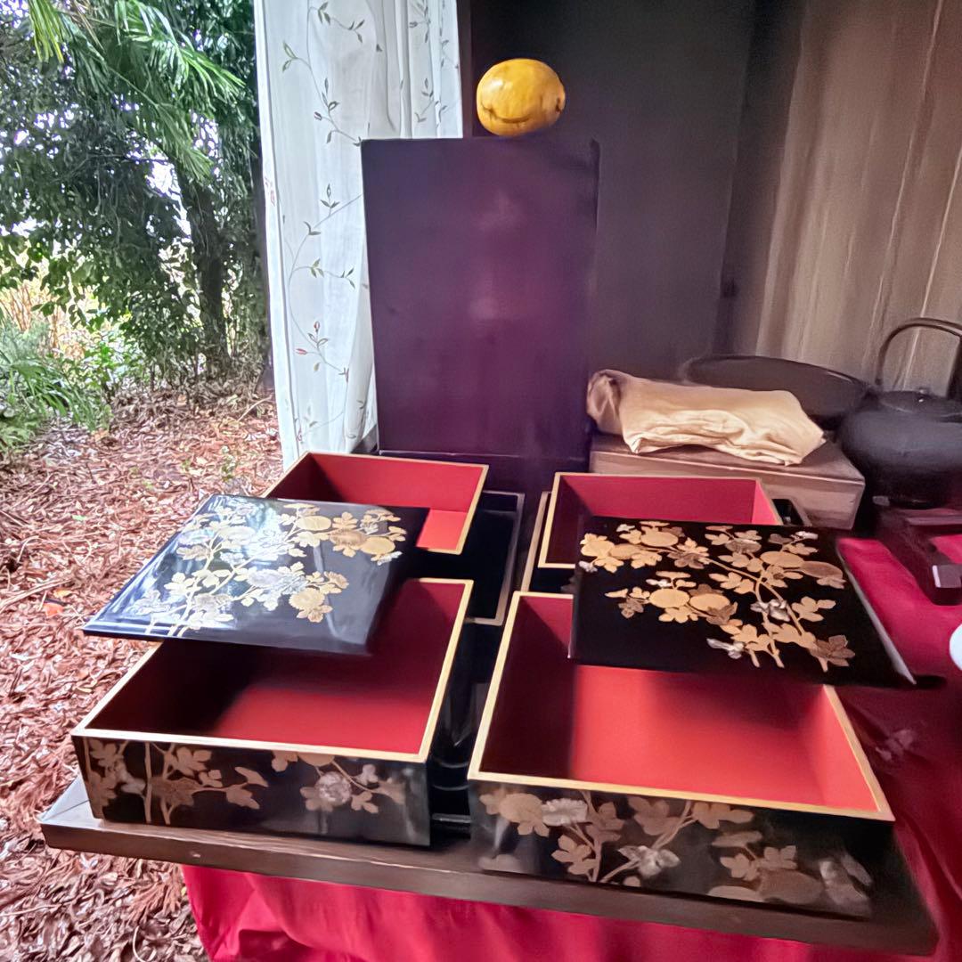 超限定12月31日20時迄‼️JAPAN輪島螺鈿蒔絵『菊づくし』四段重箱在銘重ね盆