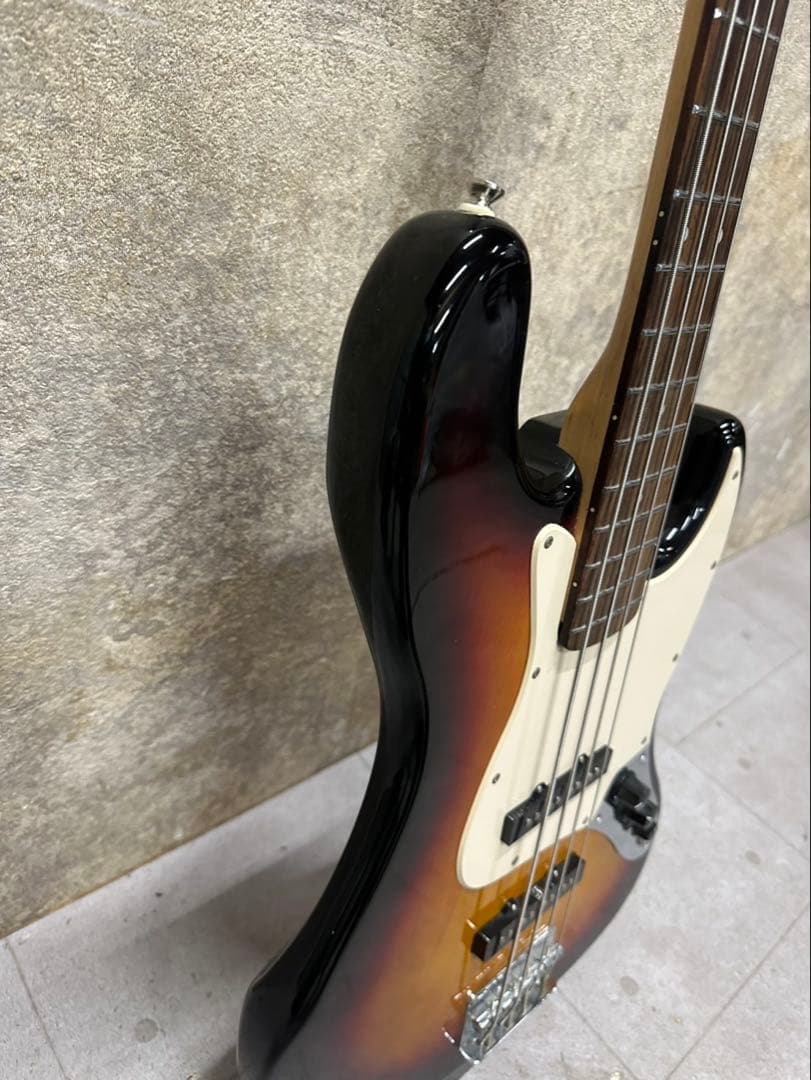 ⑰BUSKER’Sエレキベースジャズベースタイプ4弦サンバースト（白ピックガード