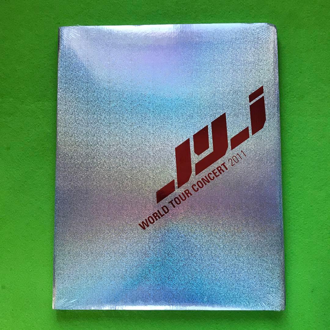 まとめ購入状態確認用1000■ TOUR CONCERT 2011 パンフレット