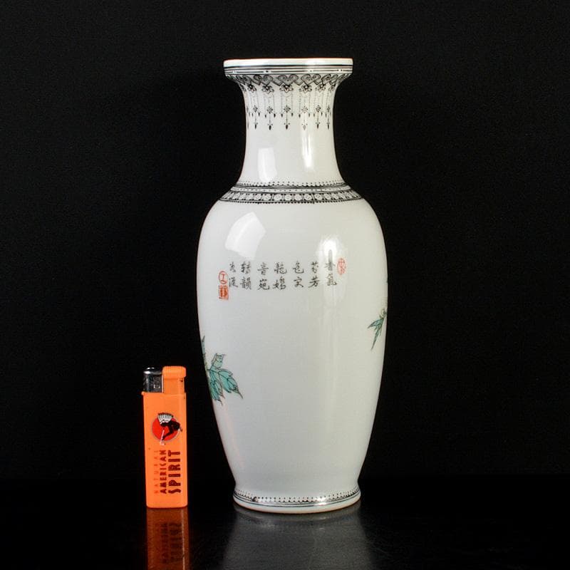 中国　景徳鎮製　粉彩　漢詩孔雀牡丹文瓶　C　6620