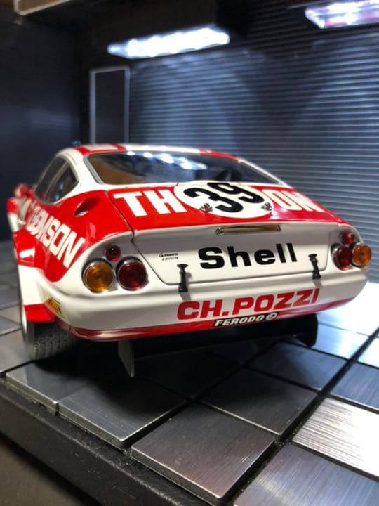 絶版未展示品　京商 1/18 フェラーリ365GTB