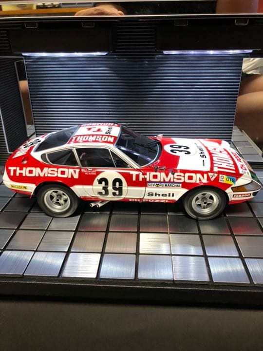 絶版未展示品　京商 1/18 フェラーリ365GTB