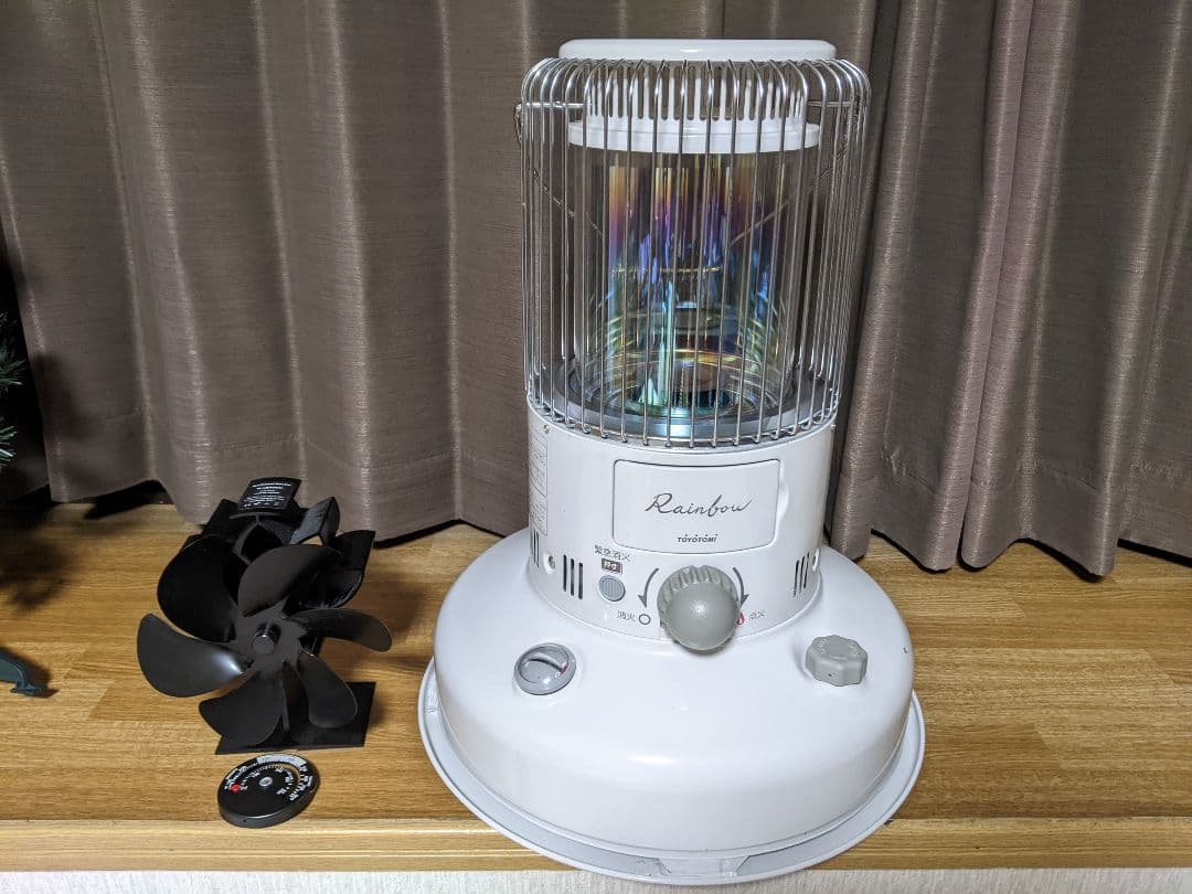 トヨトミ レインボー RB-25M ストーブ 2022年製 ホワイト ファン付き