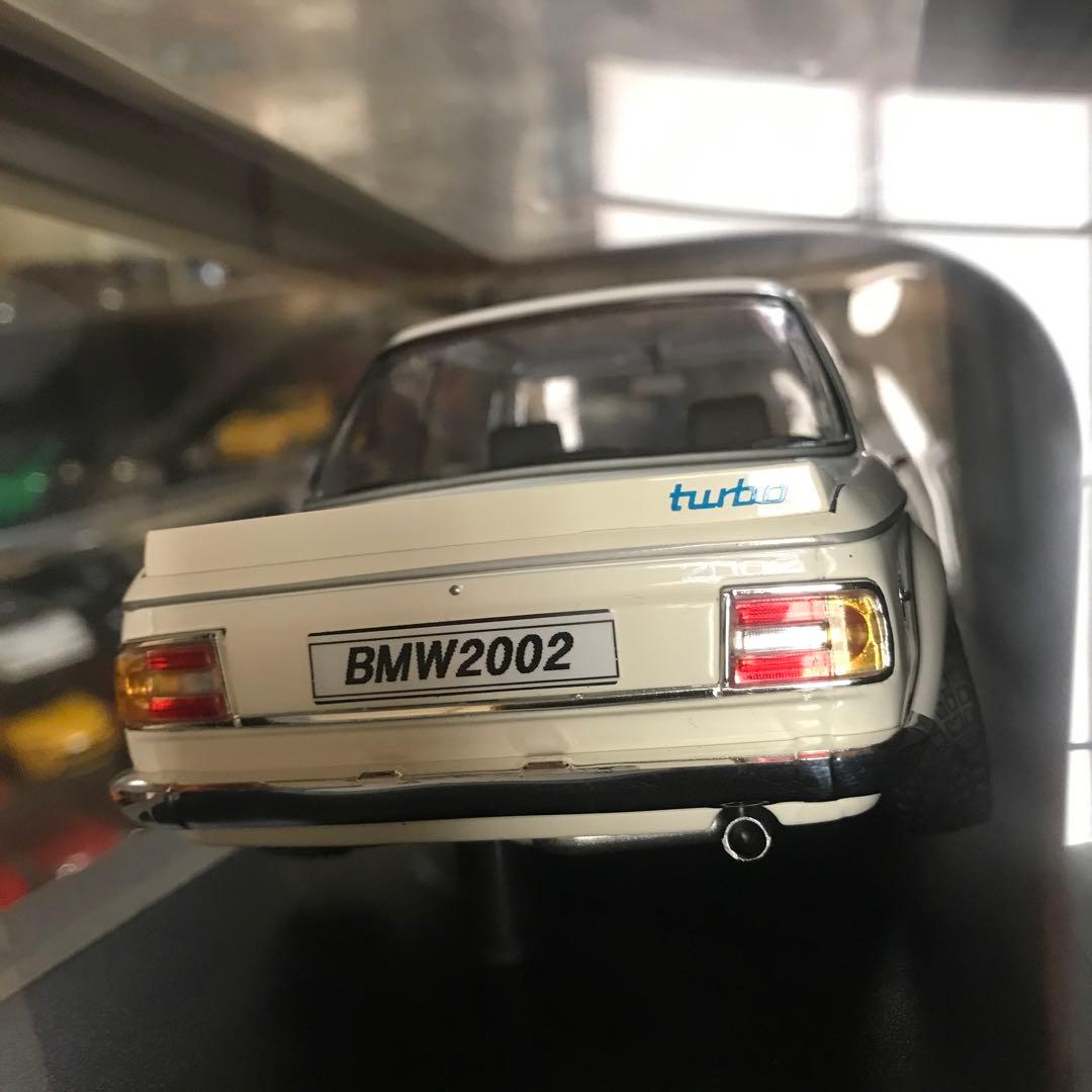 ミニカー 1/18 BMW2002