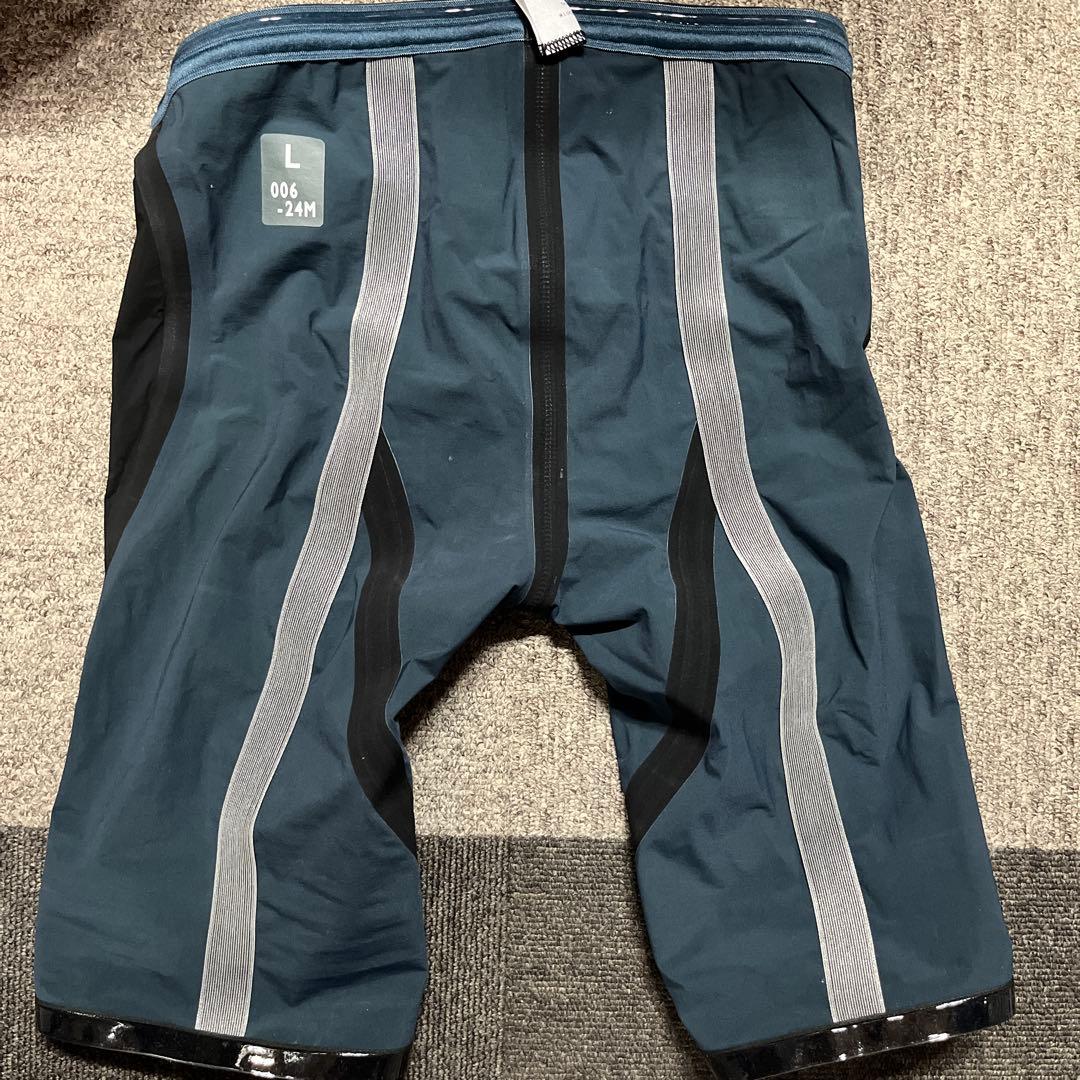 Kartoon 未使用arena 競泳用水着 Lサイズ ブラック/ブルー