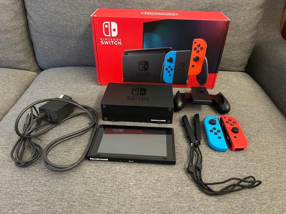 K*様 [美品]Nintendo Switch 本体 Joy-Con付き